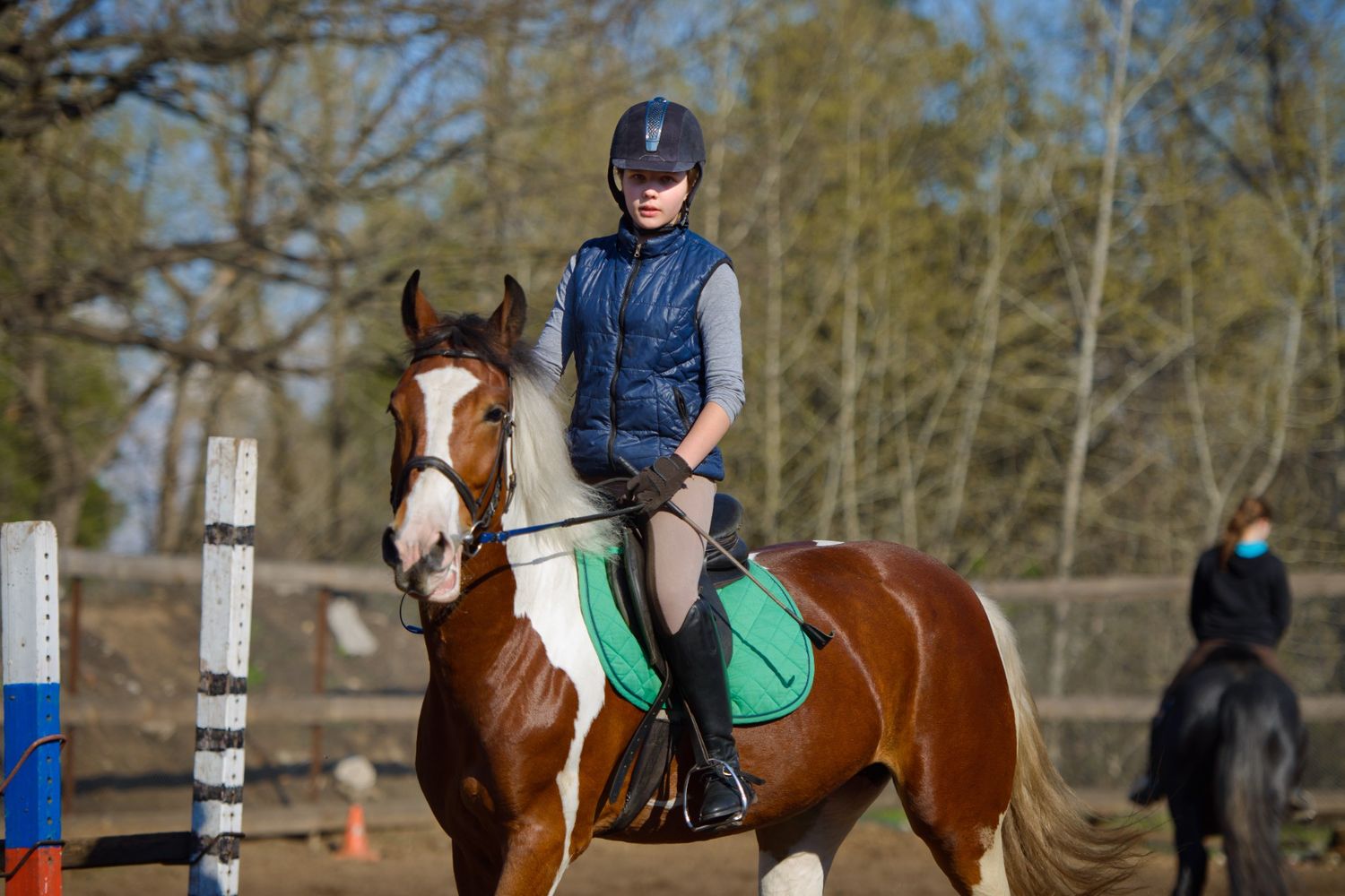 girl-rider-and-horse-posing-in-departure-parade-gr-2026-03-26-05-36-28-utc.jpg